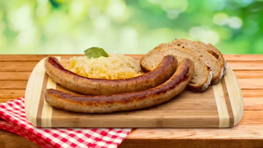 Konrad Böhnlein GmbH | Bratwurst grillen – So gelingt der fränkische Klassiker garantiert! 🔥🌭